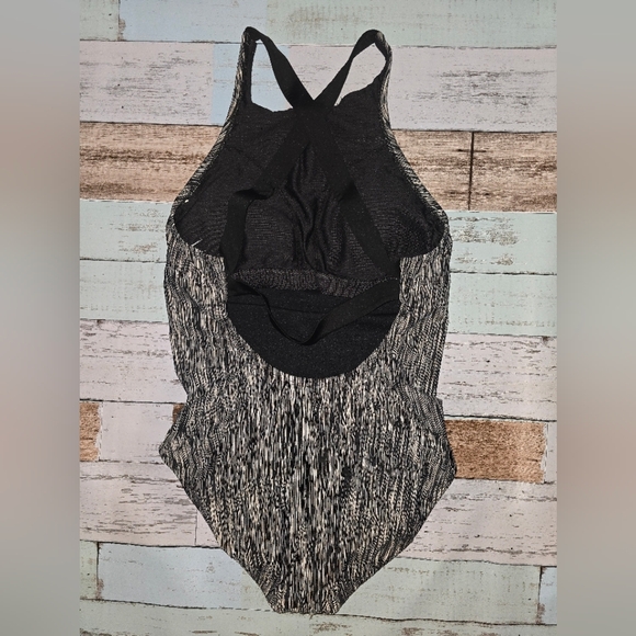 NIKE Black and White One-Piece Swimsuit - Picture 3 of 4